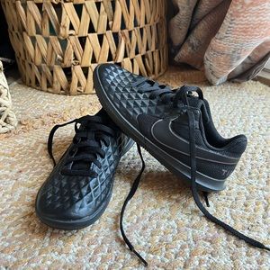 Nike Tiempo Sneakers